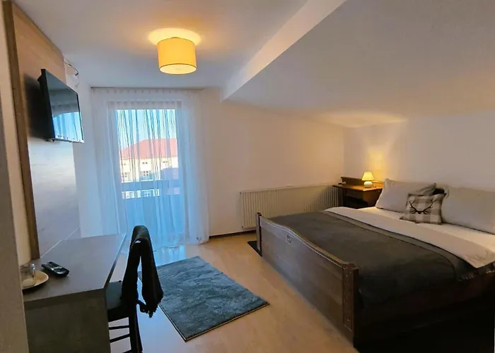 Zum Dorfwirt Hotel *