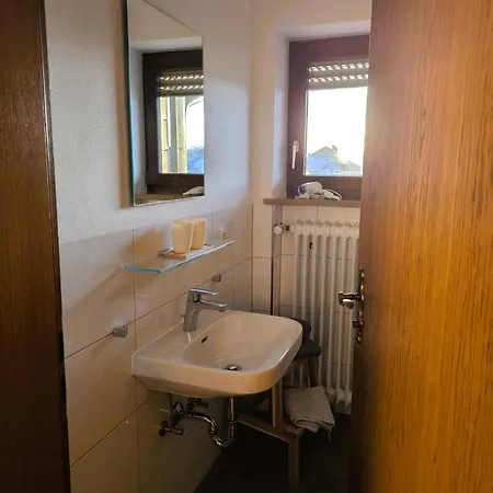 Zum Dorfwirt Hotel *