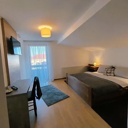 Zum Dorfwirt Hotel *